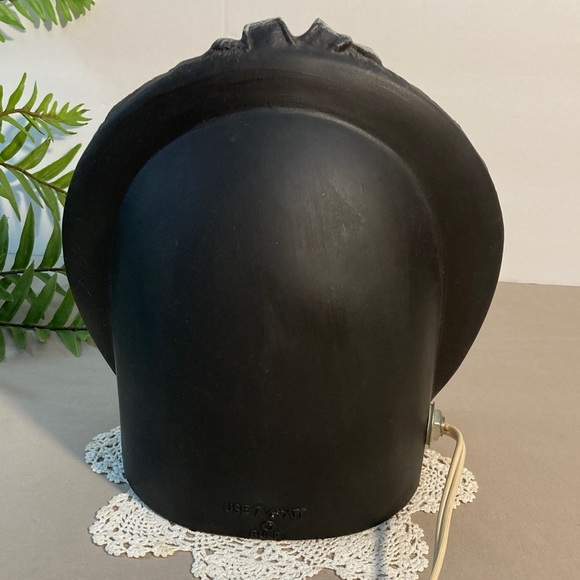 Vintage Ceramic Holiday Wreath Light With Bow And Berries - Picture 11 of 16